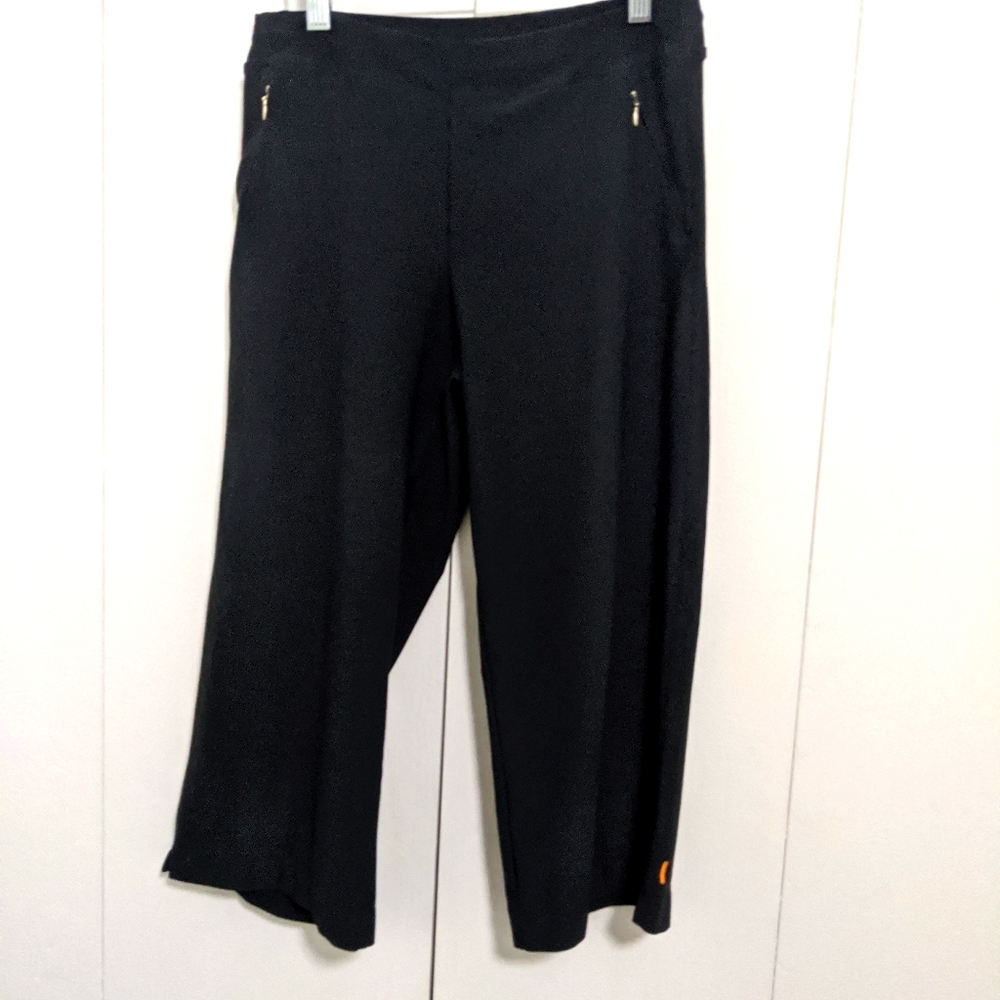 Lucy capri leggings black small